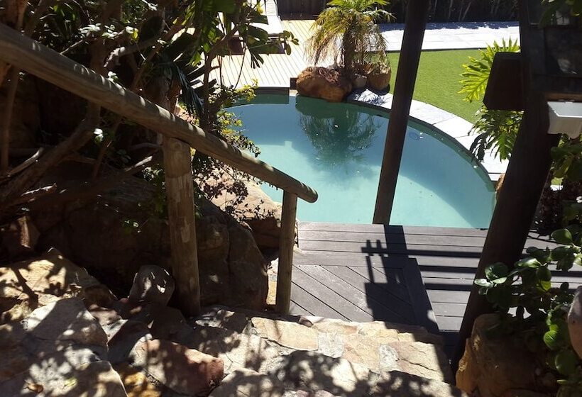 African Violet Guest Suites