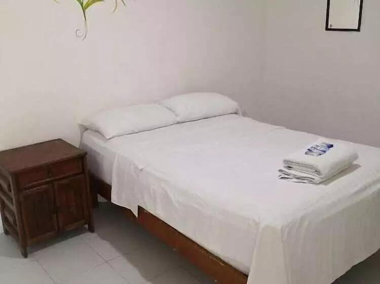 Hostel Punta Sam
