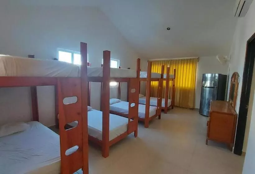 Hostel Punta Sam