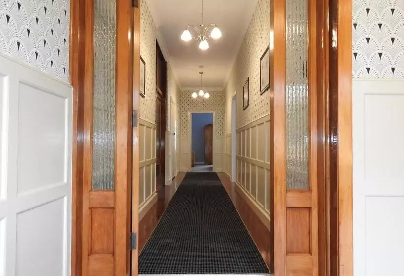 Gardner Court Motel