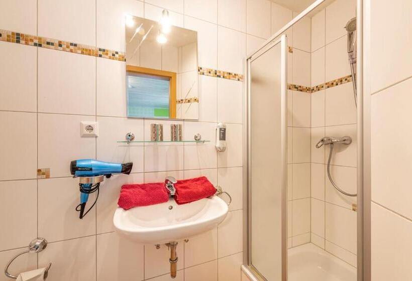 Hostel Pension Gisela