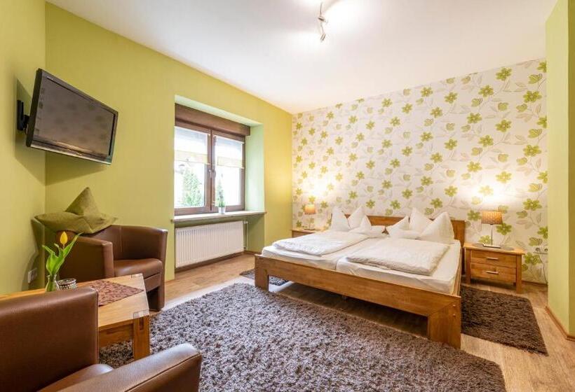 Hostel Pension Gisela