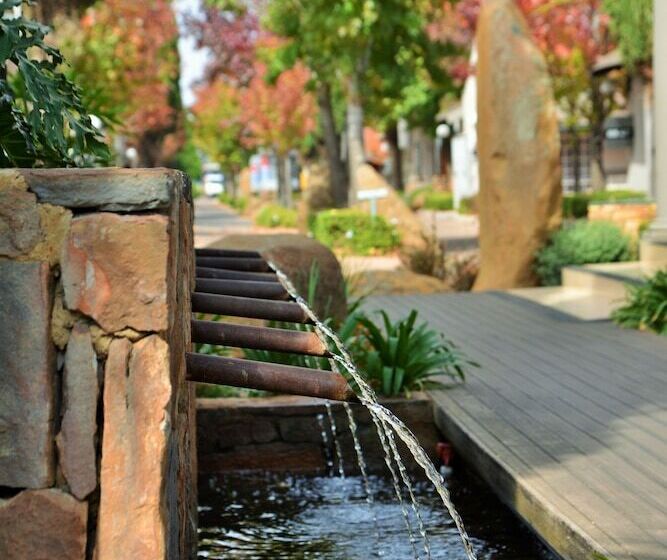 Birchwood Hotel And Or Tambo Conference Centre