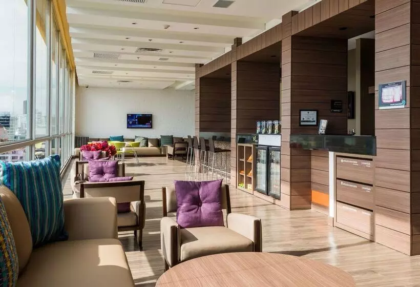 Hotelli Hampton By Hilton Bucaramanga