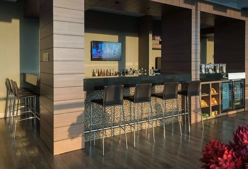 Hotelli Hampton By Hilton Bucaramanga