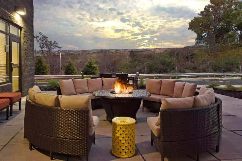 ホテル Hampton Inn & Suites North Huntingdonirwin