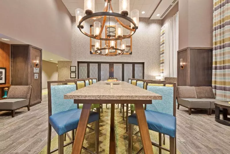ホテル Hampton Inn & Suites North Huntingdonirwin