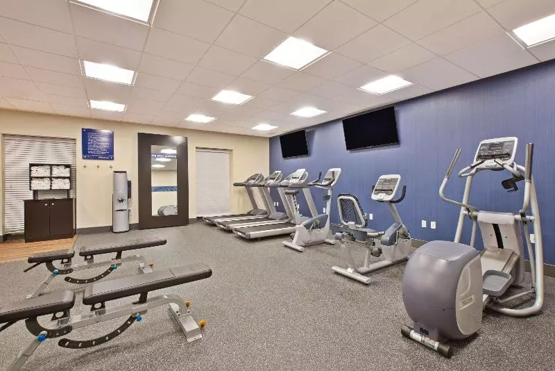 ホテル Hampton Inn & Suites North Huntingdonirwin