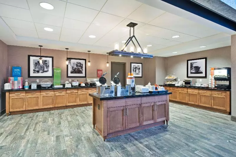 ホテル Hampton Inn & Suites North Huntingdonirwin