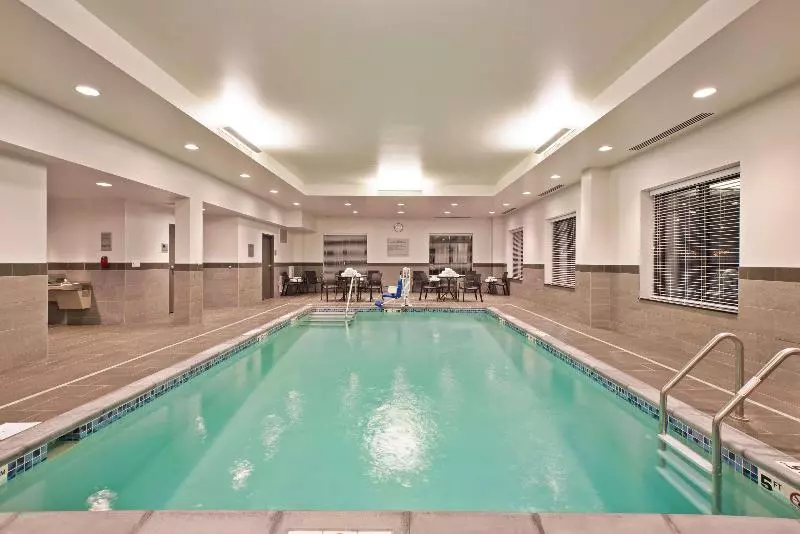 ホテル Hampton Inn & Suites North Huntingdonirwin