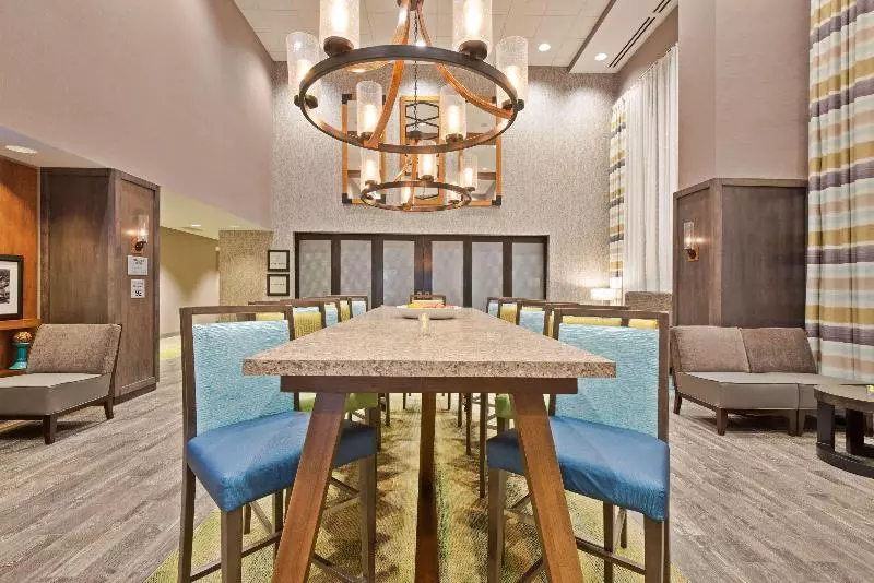 ホテル Hampton Inn & Suites North Huntingdonirwin