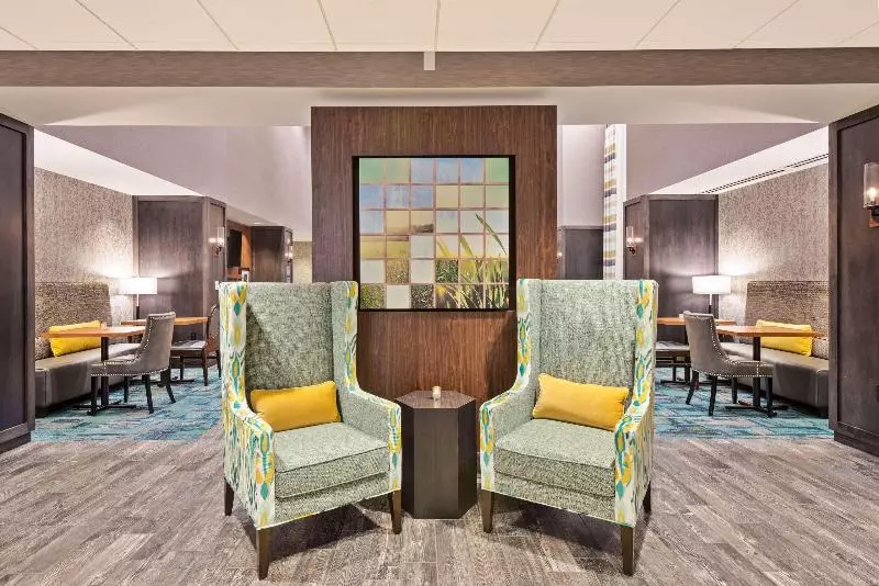 ホテル Hampton Inn & Suites North Huntingdonirwin