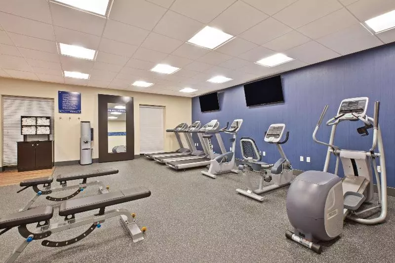 ホテル Hampton Inn & Suites North Huntingdonirwin