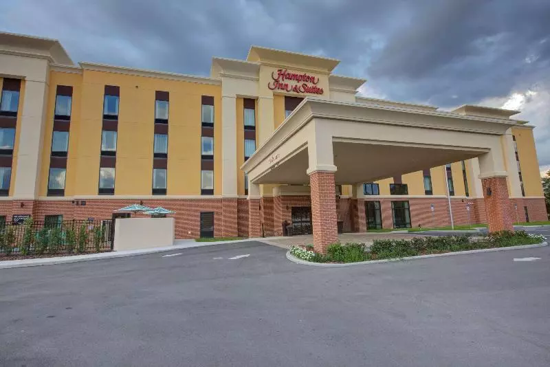 ホテル Hampton Inn & Suites Tampa Busch Gardens Area