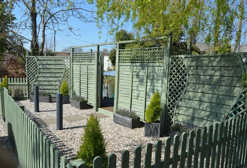 Отель Le Bouchon Brasserie &