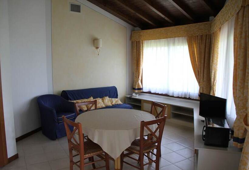 Отель Le Corti Del Lago