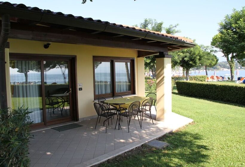 Отель Le Corti Del Lago