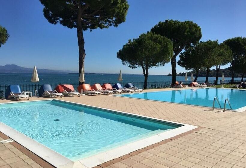 Отель Le Corti Del Lago