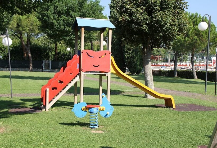 Отель Le Corti Del Lago