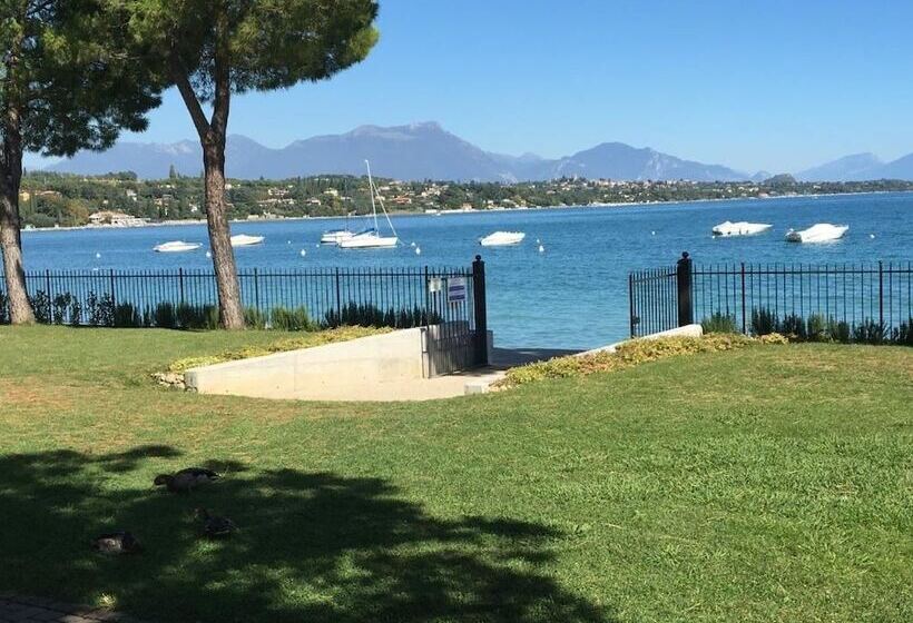 Отель Le Corti Del Lago