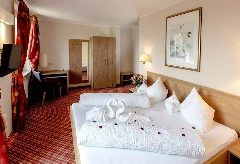 هتل Stamserhof