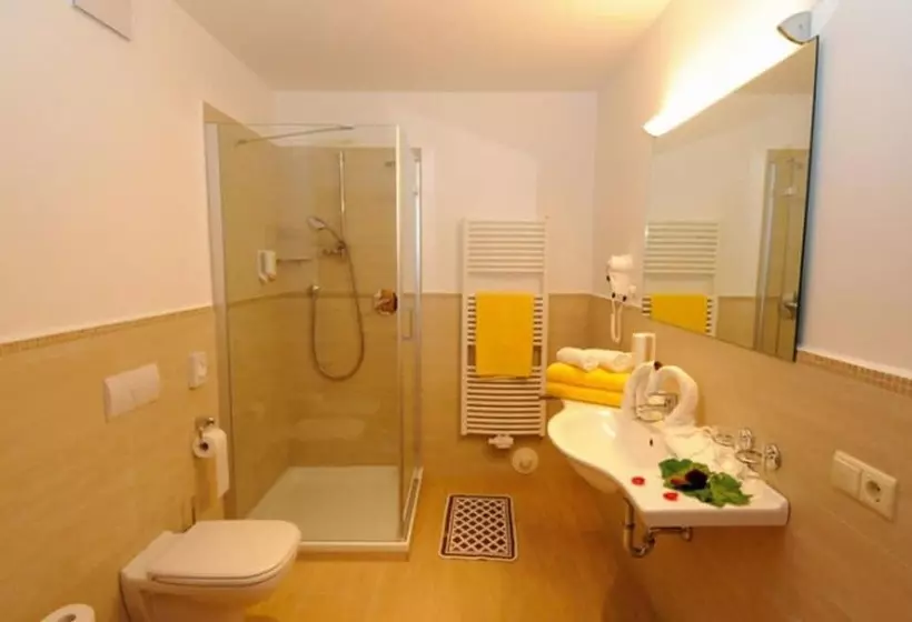 هتل Stamserhof
