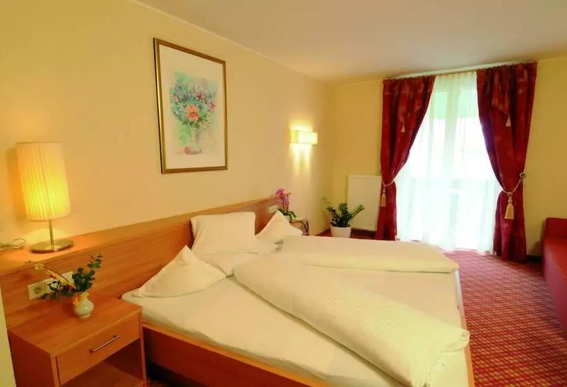 هتل Stamserhof