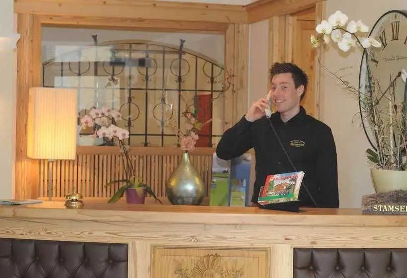 هتل Stamserhof