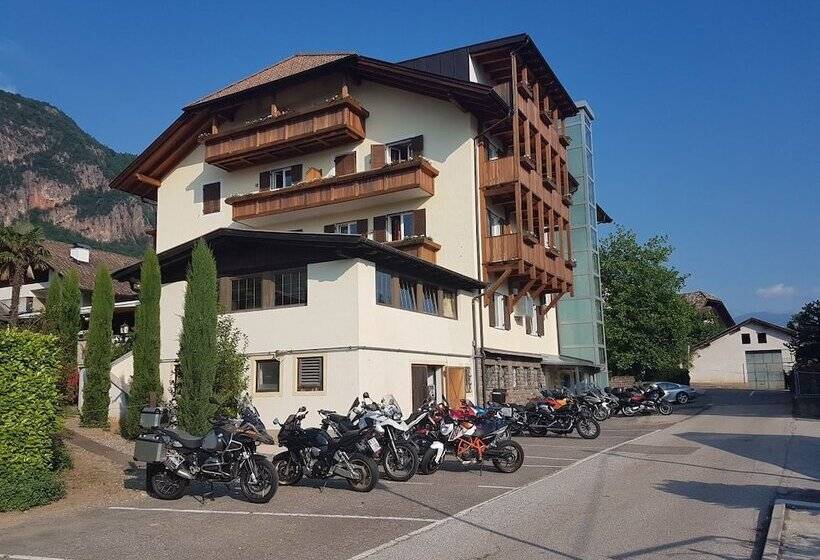 هتل Stamserhof