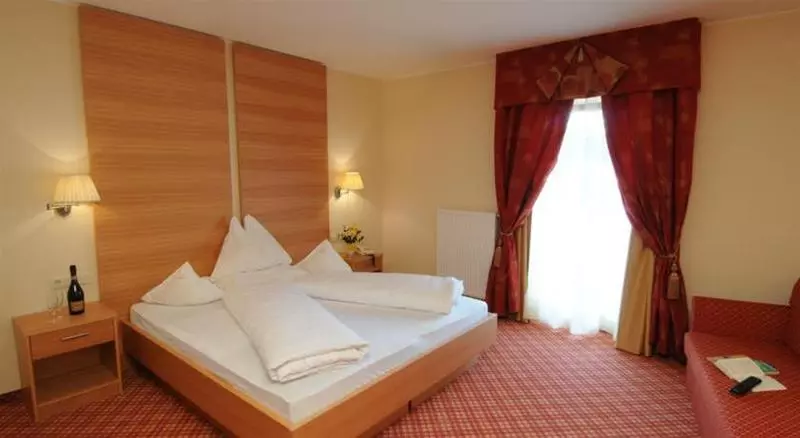 هتل Stamserhof