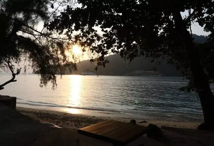 ホテル The Barat Perhentian Beach Resort