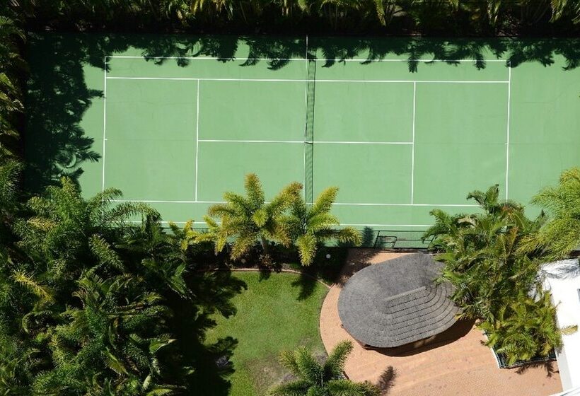 בית מלון כפרי The Meriton Apartments On Main Beach