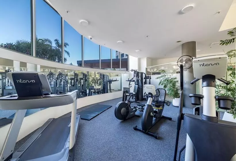 ホテル The Meriton Apartments On Main Beach