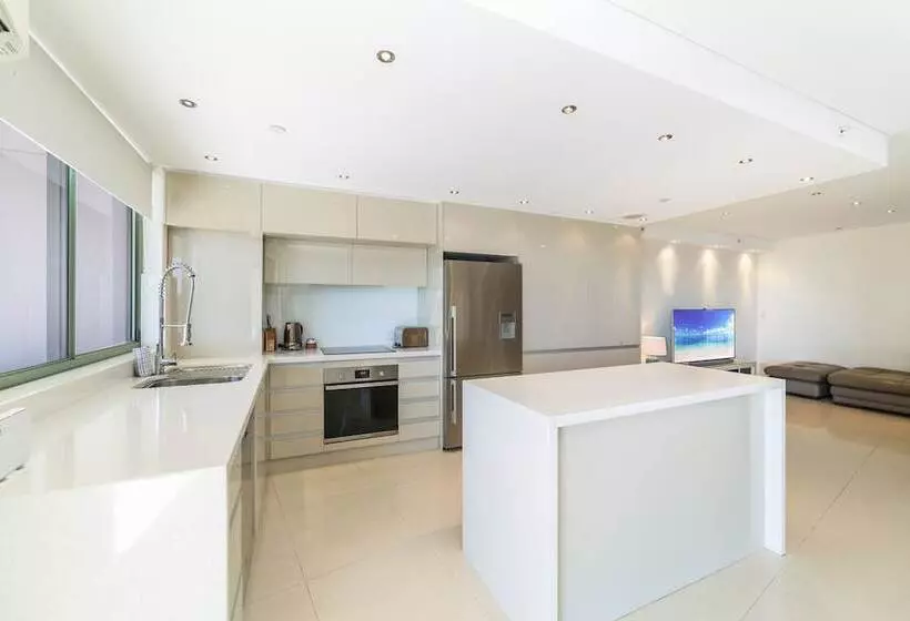 ホテル The Meriton Apartments On Main Beach