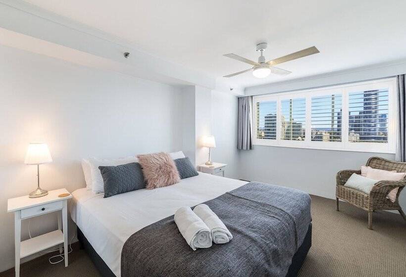 호텔 The Meriton Apartments On Main Beach