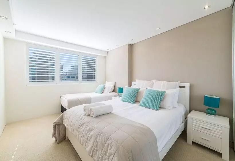 ホテル The Meriton Apartments On Main Beach