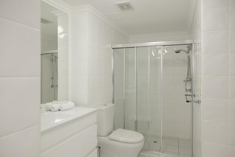 בית מלון כפרי The Meriton Apartments On Main Beach