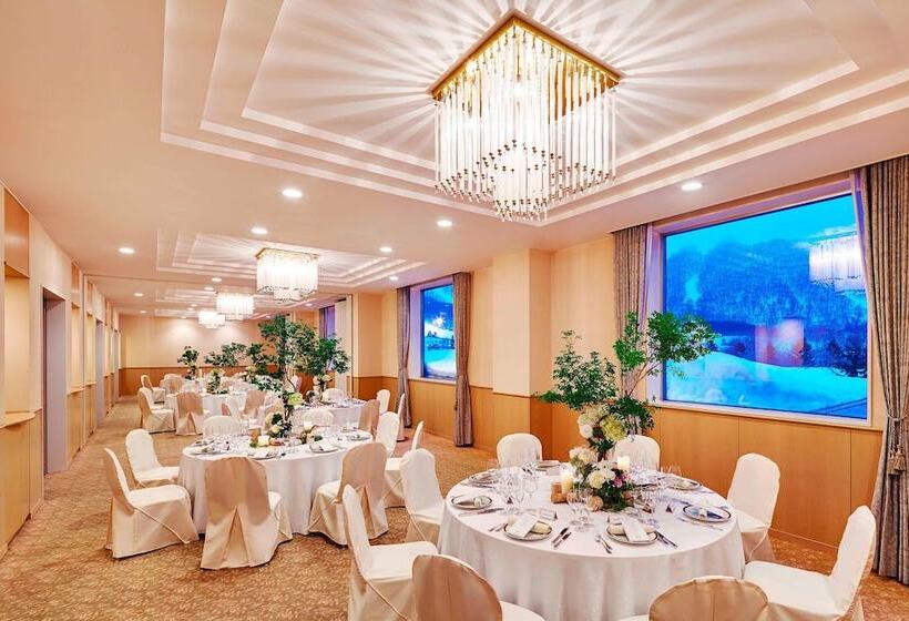 فندق The Westin Rusutsu Resort