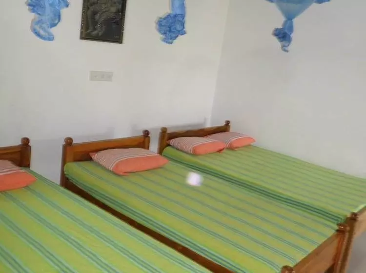 ホテル Vista Rooms Dammarakkitha Road