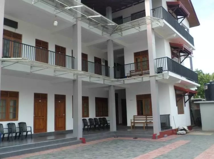 ホテル Vista Rooms Dammarakkitha Road