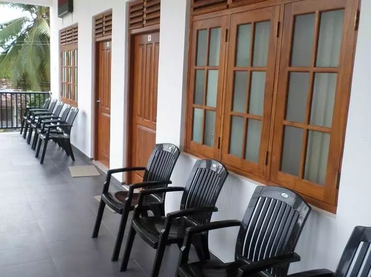 ホテル Vista Rooms Dammarakkitha Road