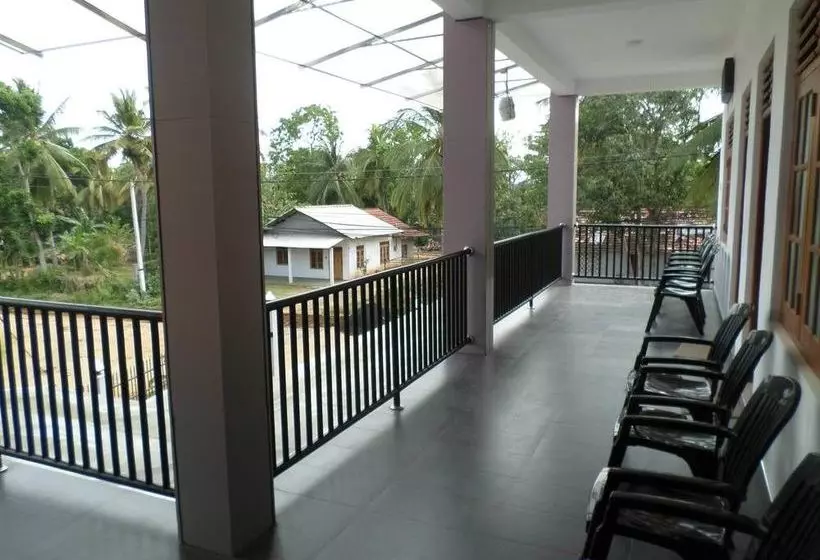 ホテル Vista Rooms Dammarakkitha Road