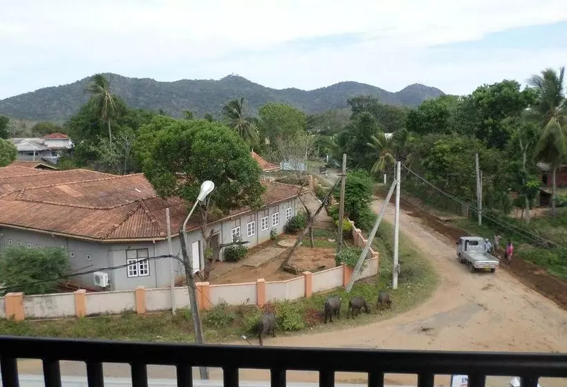 ホテル Vista Rooms Dammarakkitha Road