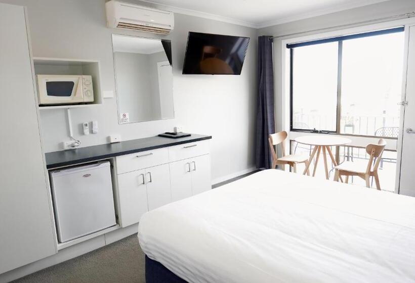 モーテル Pelican Motor Inn