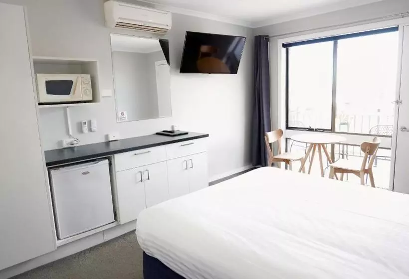 モーテル Pelican Motor Inn