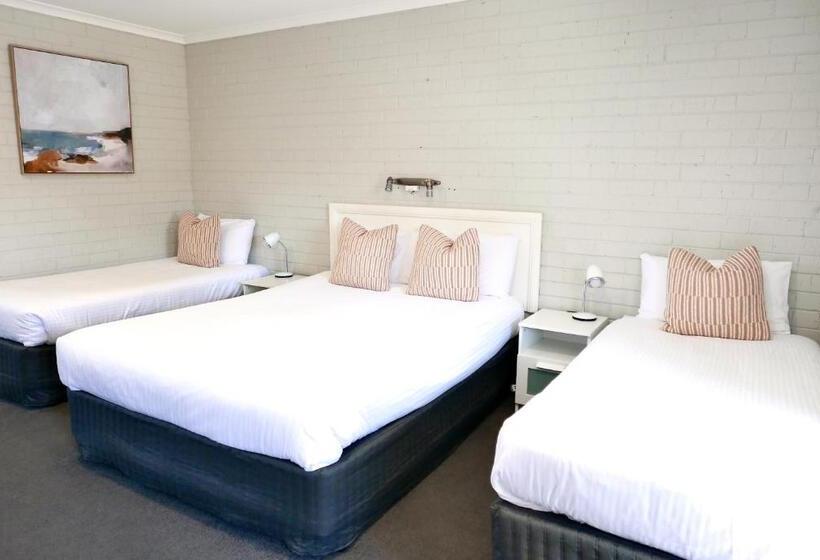 モーテル Pelican Motor Inn