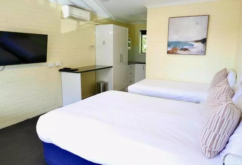 モーテル Pelican Motor Inn