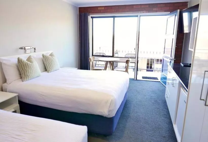 モーテル Pelican Motor Inn