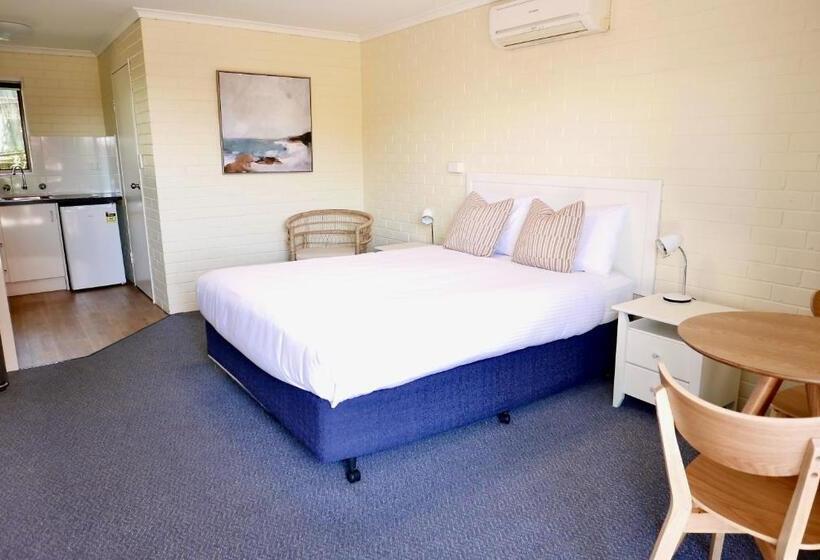 モーテル Pelican Motor Inn