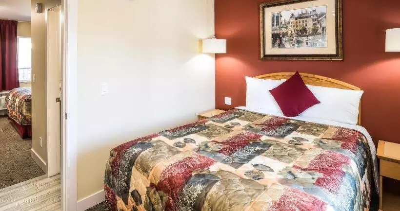 モーテル Sahara Courtyard Inn Penticton